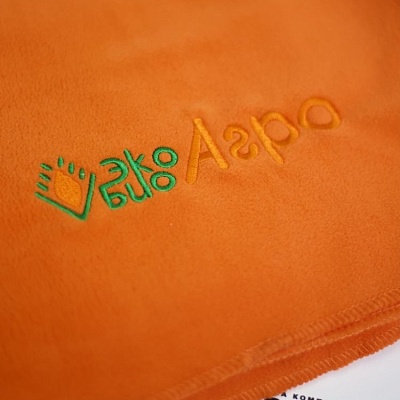 Вышивка на пледе для «ЭКО-АГРО»